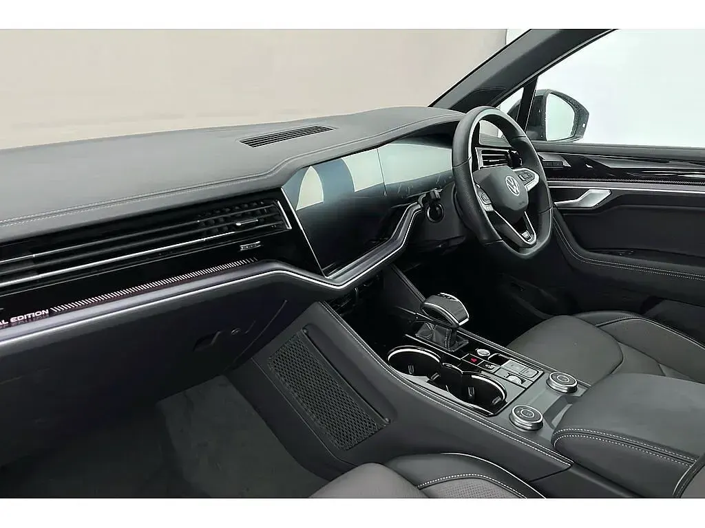 Used VW Touareg 286 HP (210 kW) 2026 SUV