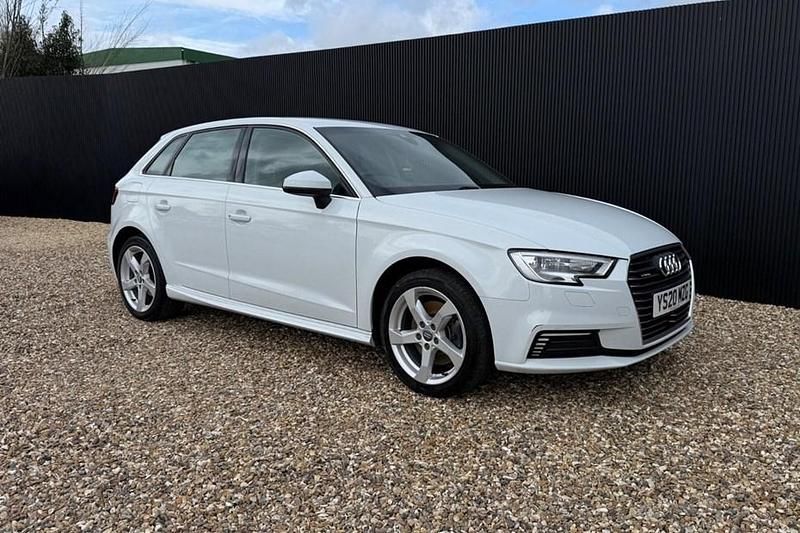 Used Audi A3 Sportback e-tron Advanced 204 HP (150 kW) 2020 White Hatchback