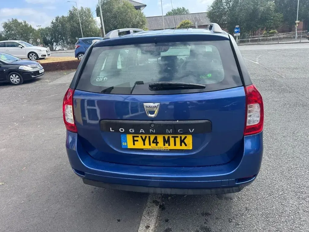 Used Dacia Logan MCV Lauréate 90 HP (66 kW) 2014 Blue Estate