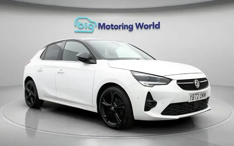 Used Vauxhall Corsa Ultimate 101 HP (74 kW) 2023 White Hatchback