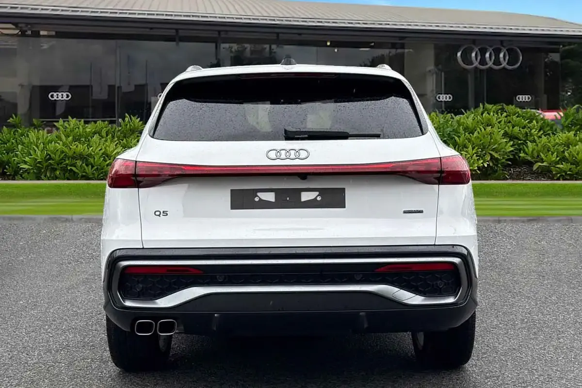 New Audi Q5 S-Line 204 HP (150 kW) 2026 White SUV
