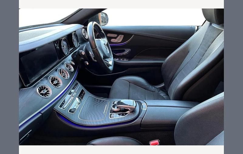 Gebraucht Mercedes E220 AMG Line Premium 194 PS (142 kW) 2018 Silber Coupé