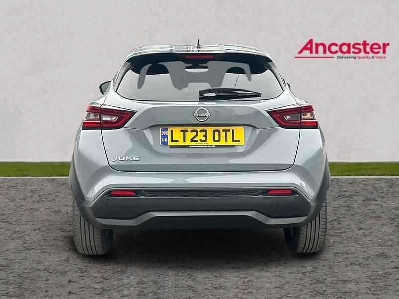 Used Nissan Juke N-Connecta 112 HP (82 kW) 2023 Grey SUV