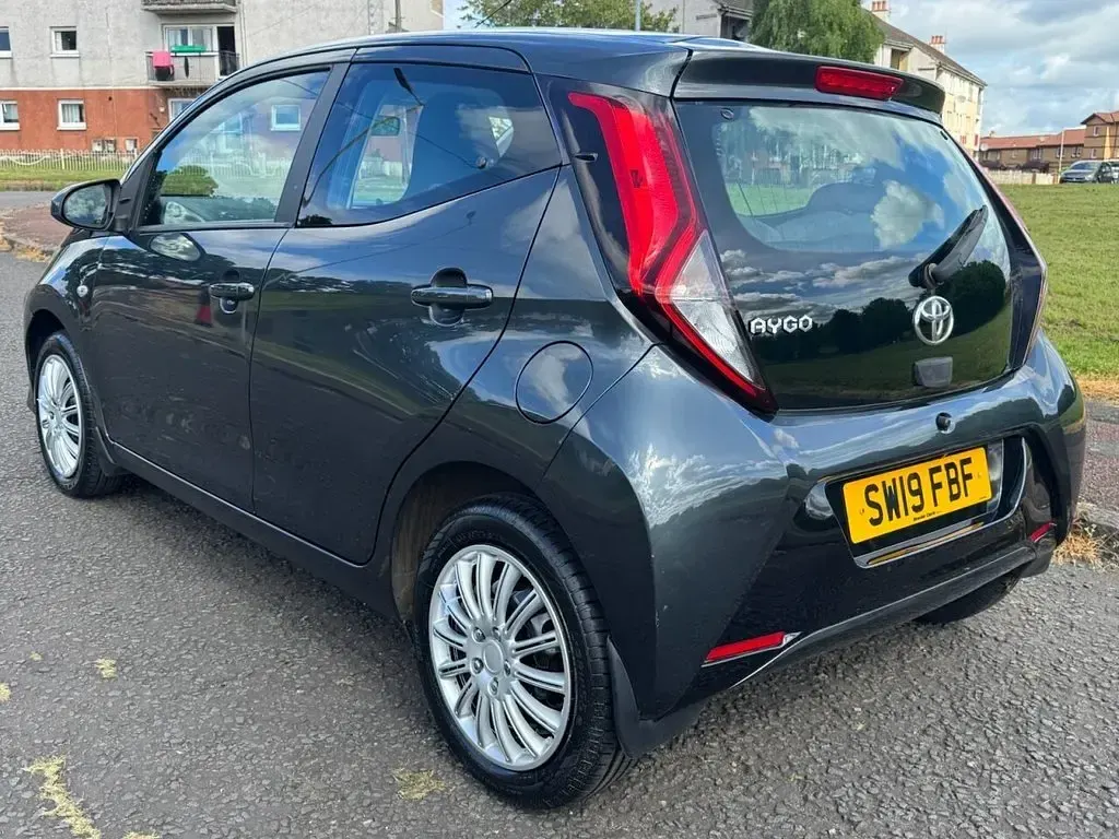 Used Toyota Aygo X-play 72 HP (52 kW) 2019 Grey Hatchback