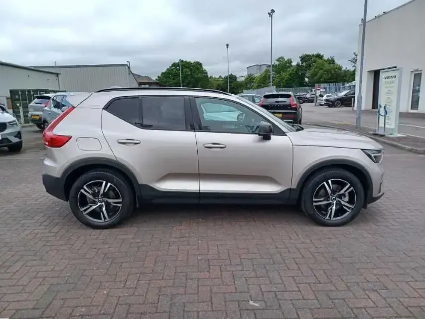 Used Volvo XC40 Plus 161 HP (118 kW) 2024 SUV