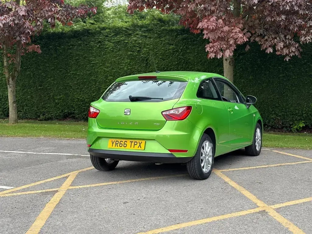 Begagnad Seat Ibiza SE Technology 2016 Grön Halvkombi