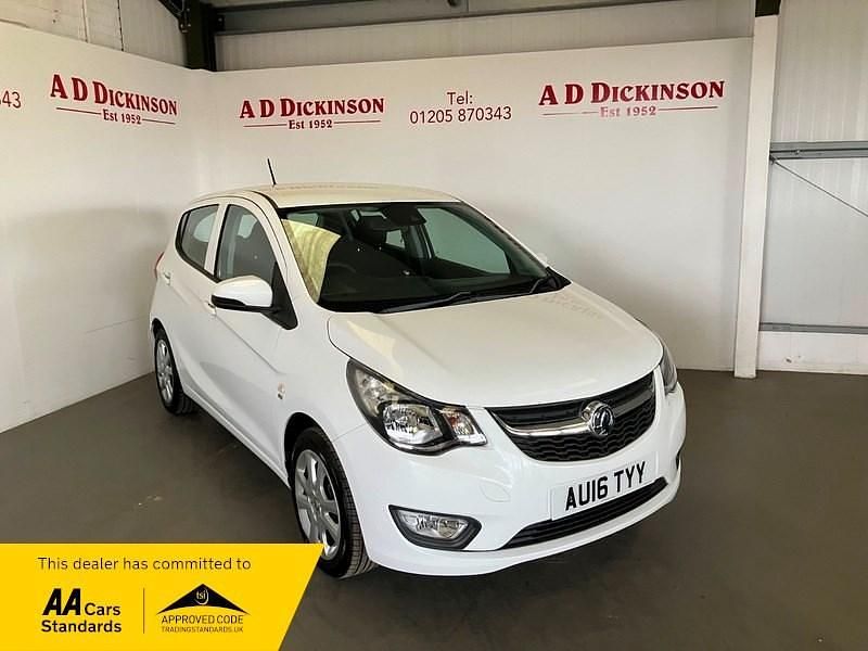 Used Vauxhall Viva 75 HP (55 kW) 2016 White Hatchback