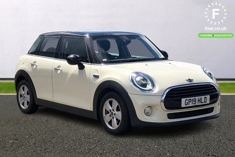 White Used 2019 Mini Cooper Classic Hatchback | £12,599 (Super price) - Image 1/4