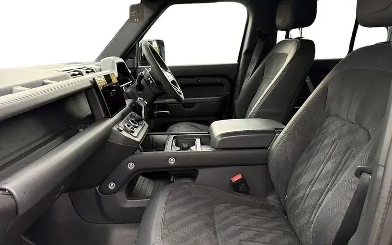 Used Land Rover Defender 525 HP (386 kW) 2024 SUV