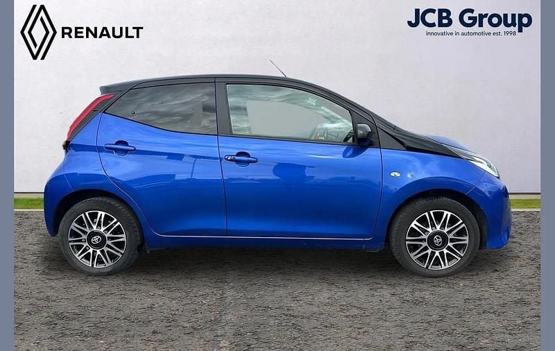 Used Toyota Aygo X-clusiv 71 HP (52 kW) 2021 Blue Hatchback