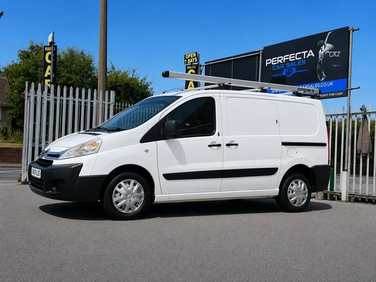 Used Citroën Dispatch 130 HP (95 kW) 2015 White MPV