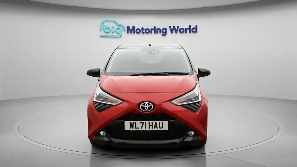 Gebraucht Toyota Aygo X-clusiv 71 PS (52 kW) 2022 Rot Kleinwagen
