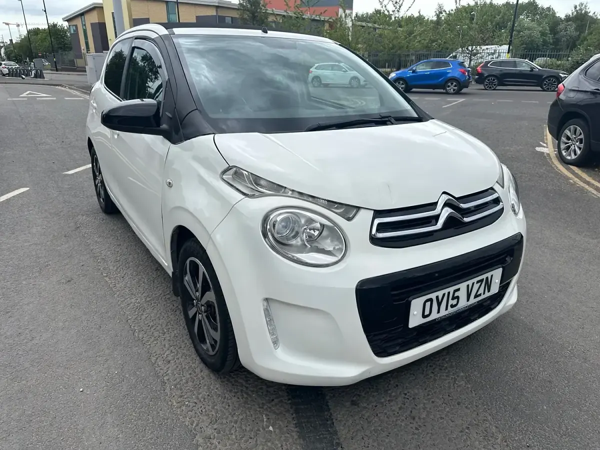 Used Citroën C1 Flair 68 HP (50 kW) 2015 White Hatchback