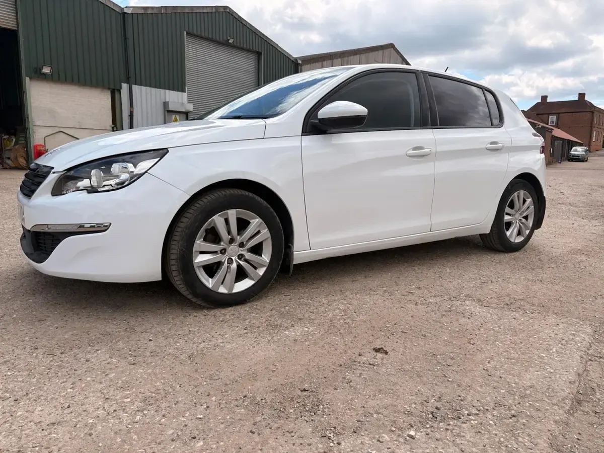 Used Peugeot 308 Active 2014 White Hatchback