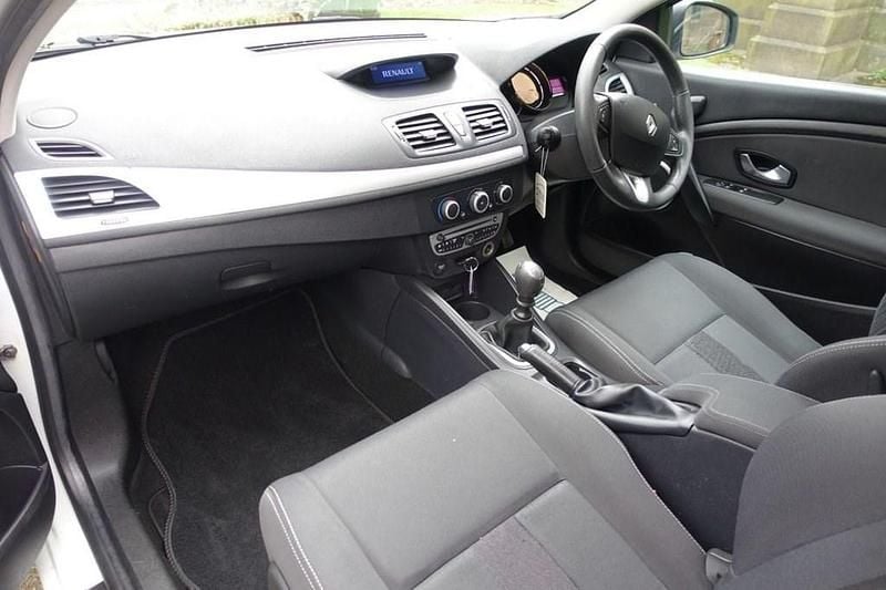 Used Renault Mégane Coupé Dynamique 2010 White Coupe