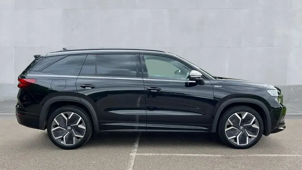 Used Skoda Kodiaq SportLine 150 HP (110 kW) 2025 Black magic SUV