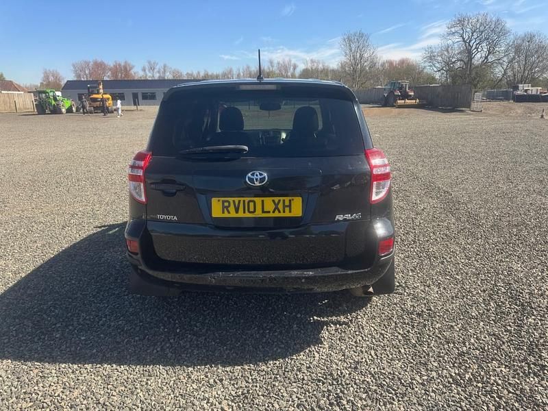 Usado Toyota RAV4 150 CV (110 kW) 2010 Negro SUV