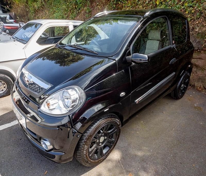 Black Used 2010 Microcar M.Go Hatchback | £3,250 - Image 1/4