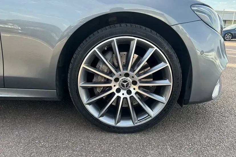 Used Mercedes E400 AMG line 335 HP (246 kW) 2019 Grey Sedan