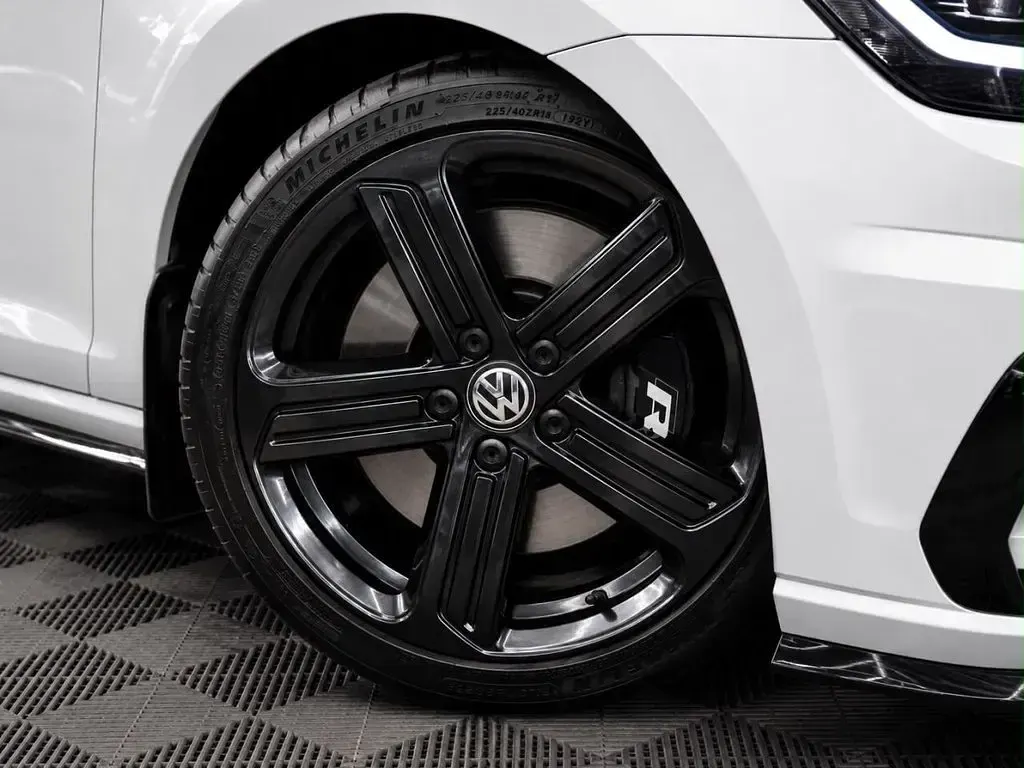 Used VW Golf VII R 310 HP (228 kW) 2017 White Estate