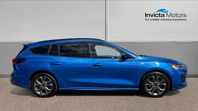 Used Ford Focus ST-Line 155 HP (114 kW) 2023 Blue Estate