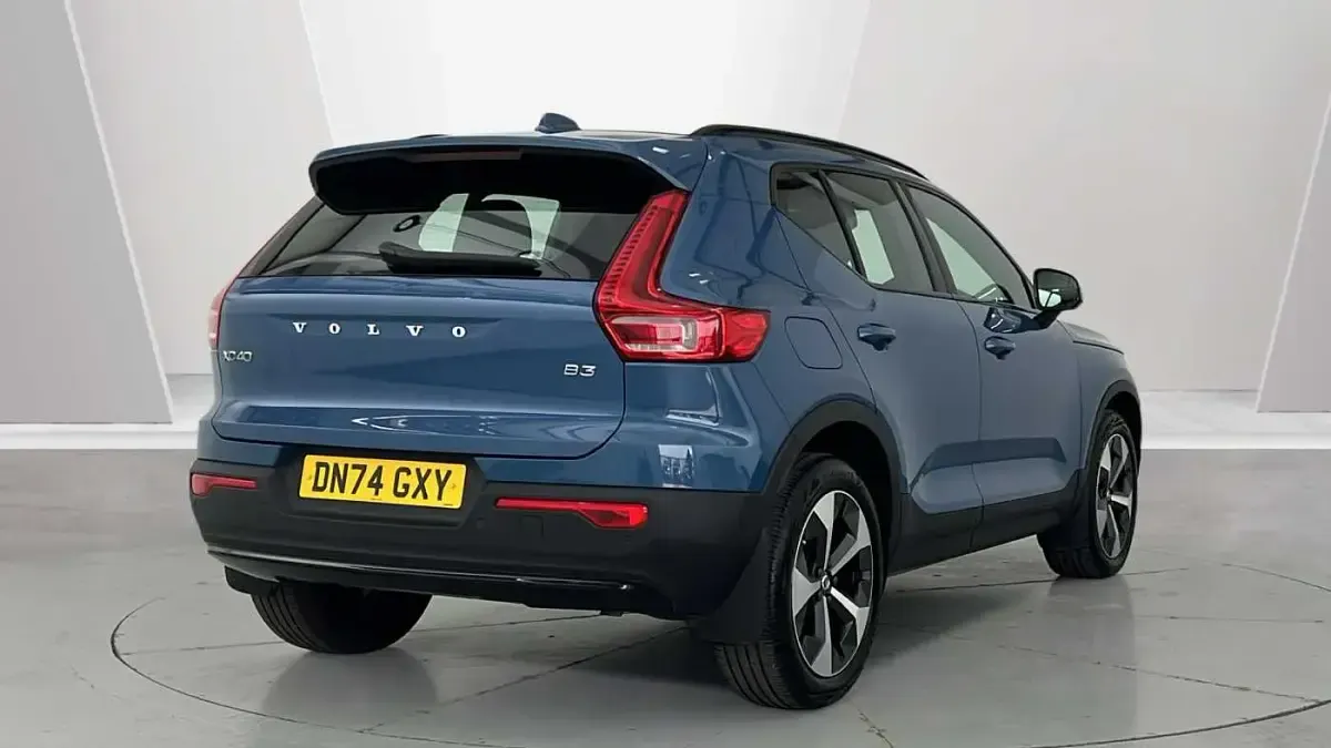 Used Volvo XC40 Plus 161 HP (118 kW) 2024 Blue SUV