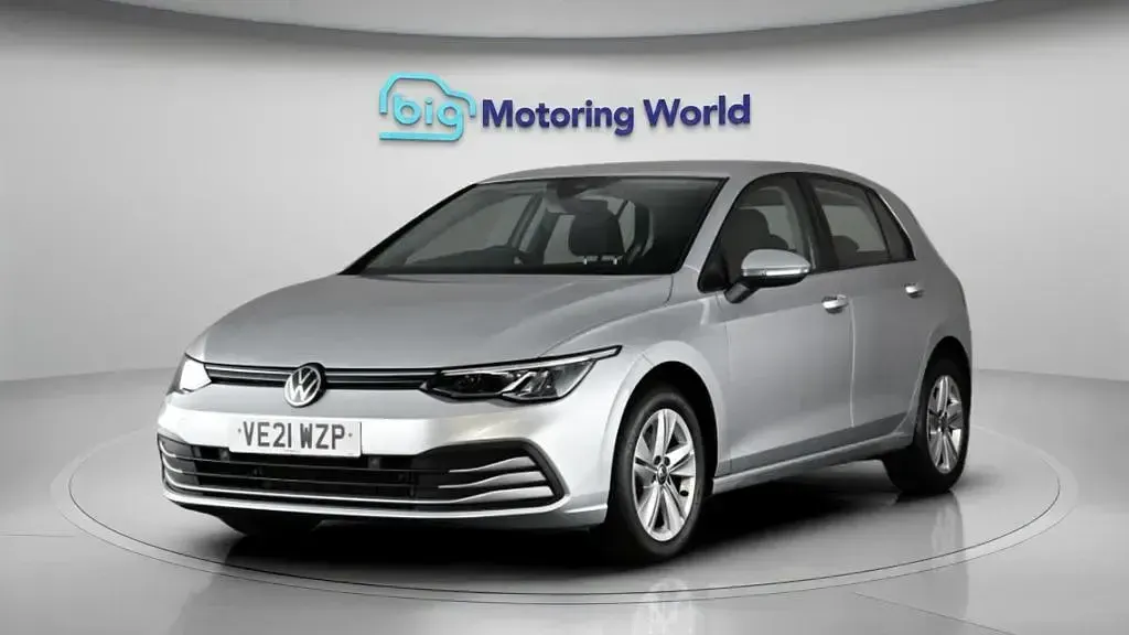 Used VW Golf VII S 130 HP (95 kW) 2021 Silver Hatchback