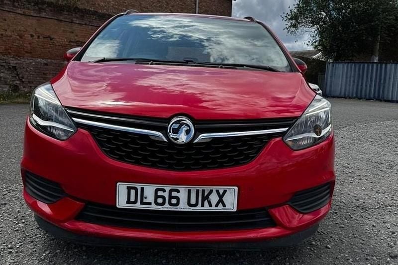 Used Vauxhall Zafira Tourer Design Edition 140 HP (102 kW) 2016 MPV
