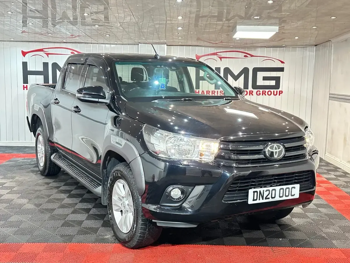 Used Toyota HiLux 150 HP (110 kW) 2020 Black Pickup