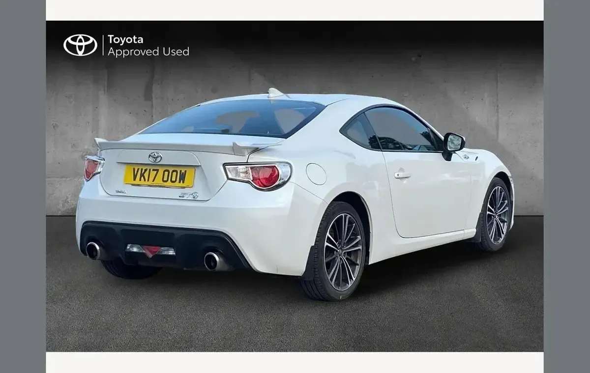 Used Toyota GT86 GT 197 HP (144 kW) 2017 White Coupe