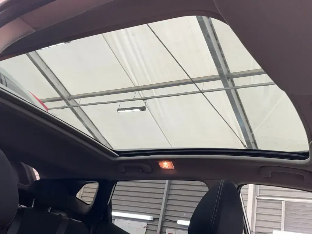 Used Nissan Qashqai N-Connecta 2019 White SUV