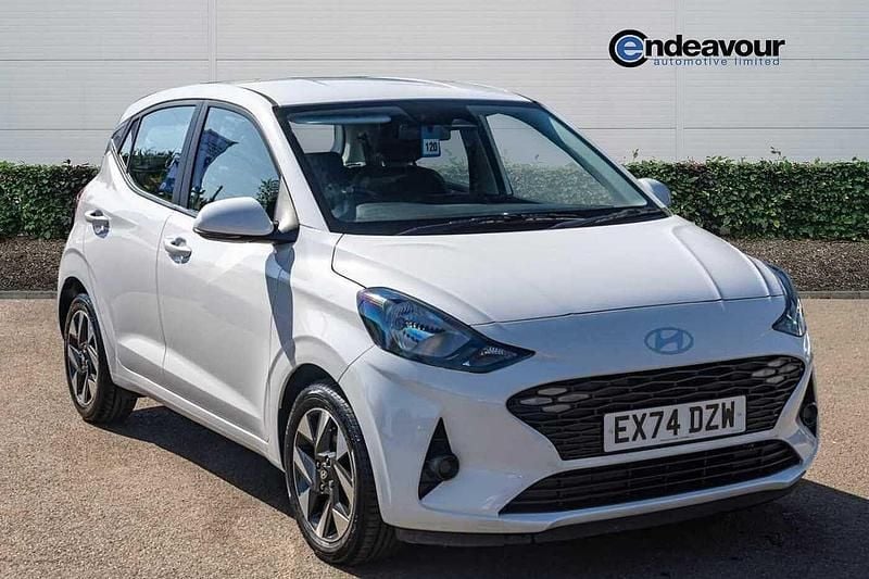 Used Hyundai i10 Advanced 2024 White Hatchback