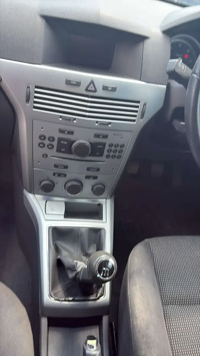Used Vauxhall Astra SRi 2008 Silver Estate