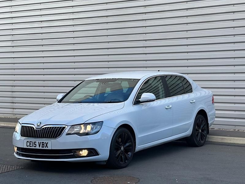 Used Skoda Superb 2015 White Hatchback