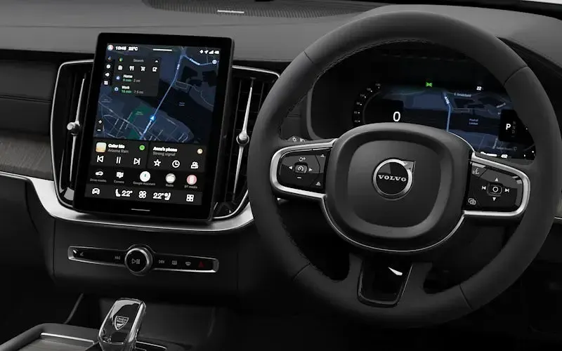 New Volvo XC90 Plus 250 HP (183 kW) 2025 Mulberry red SUV