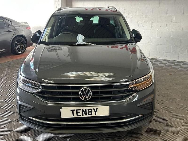 Used VW Tiguan Active 150 HP (110 kW) 2022 Grey SUV