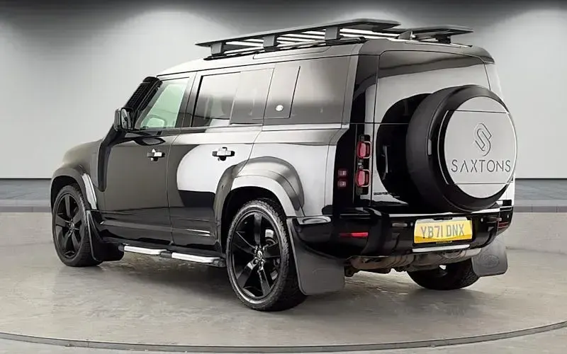 Begagnad Land Rover Defender HSE Dynamic 300 HK (220 kW) 2024 SUV