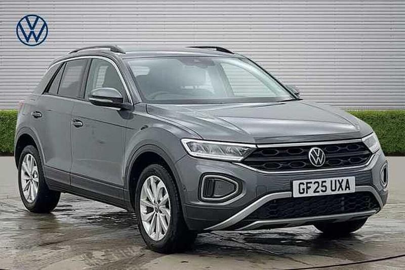 Usado VW T-Roc 150 HP (110 kW) 2025 SUV