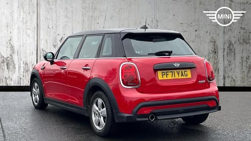 Used Mini Cooper Classic 134 HP (98 kW) 2022 Red Hatchback