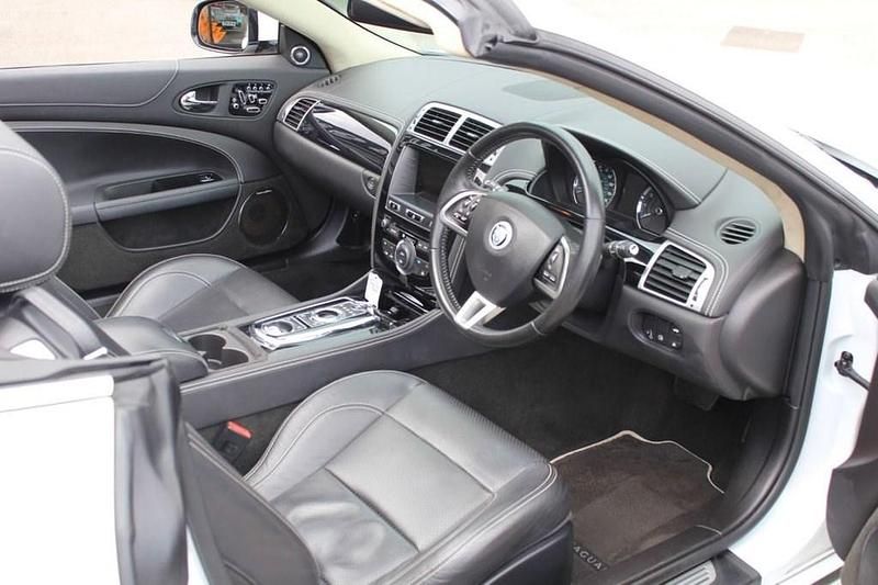 Used Jaguar XK Portfolio 380 HP (279 kW) 2014 White Cabriolet