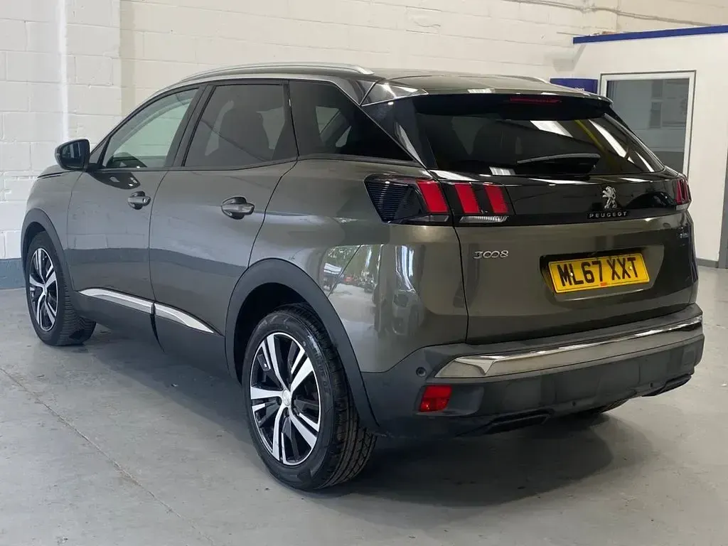 Used Peugeot 3008 Allure 130 HP (95 kW) 2017 Grey SUV