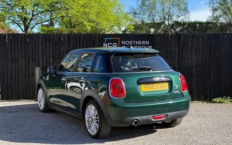 Używany Mini Cooper D Hatch 116 KM (85 kW) 2016 Zielony Hatchback
