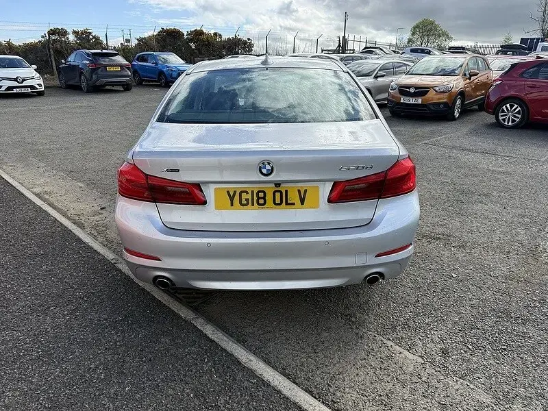 Used BMW 520 Comfort Edition 190 HP (139 kW) 2018 Glacier silver Sedan