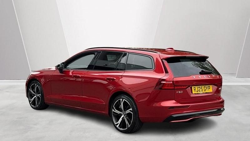 Used Volvo V60 Plus 345 HP (253 kW) 2025 Red Estate