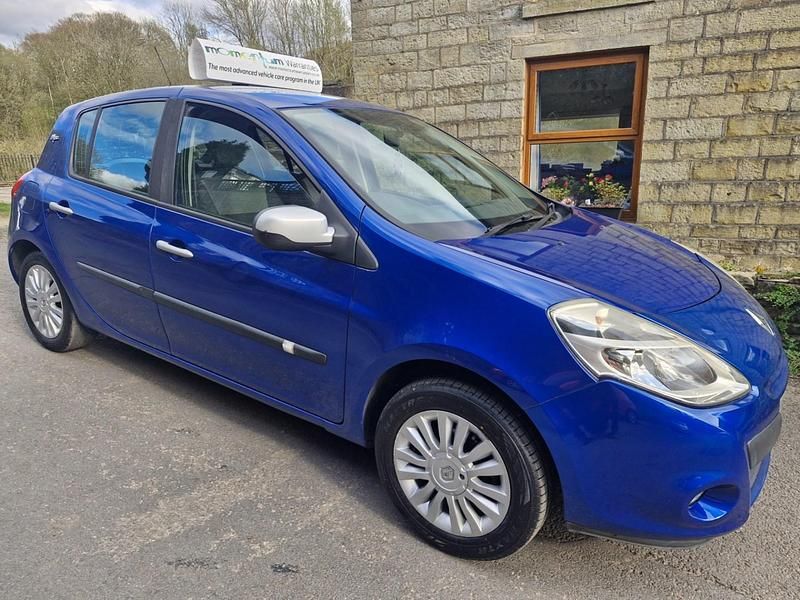 Used Renault Clio II 2010 Blue Hatchback
