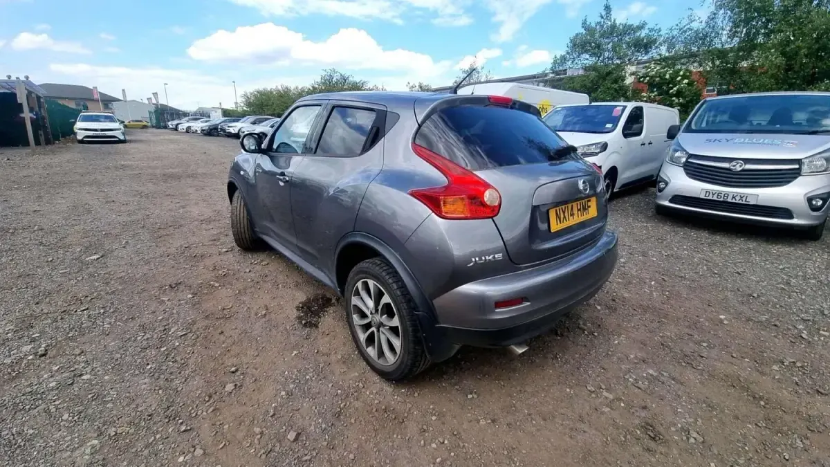 Begagnad Nissan Juke Tekna 110 HK (80 kW) 2014 Grå SUV