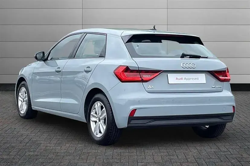 Begagnad Audi A1 Design 95 HK (69 kW) 2021 Grå Halvkombi
