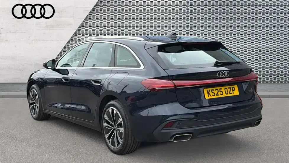 Used Audi A5 Advanced 299 HP (219 kW) 2025 Blue Estate