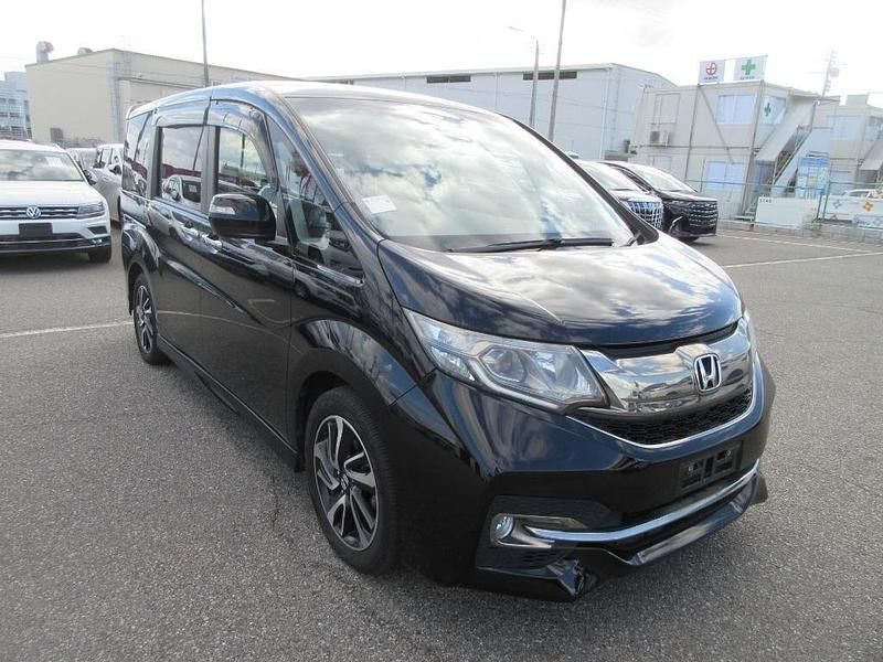 Used Honda Stepwgn Cool 2015 Black MPV