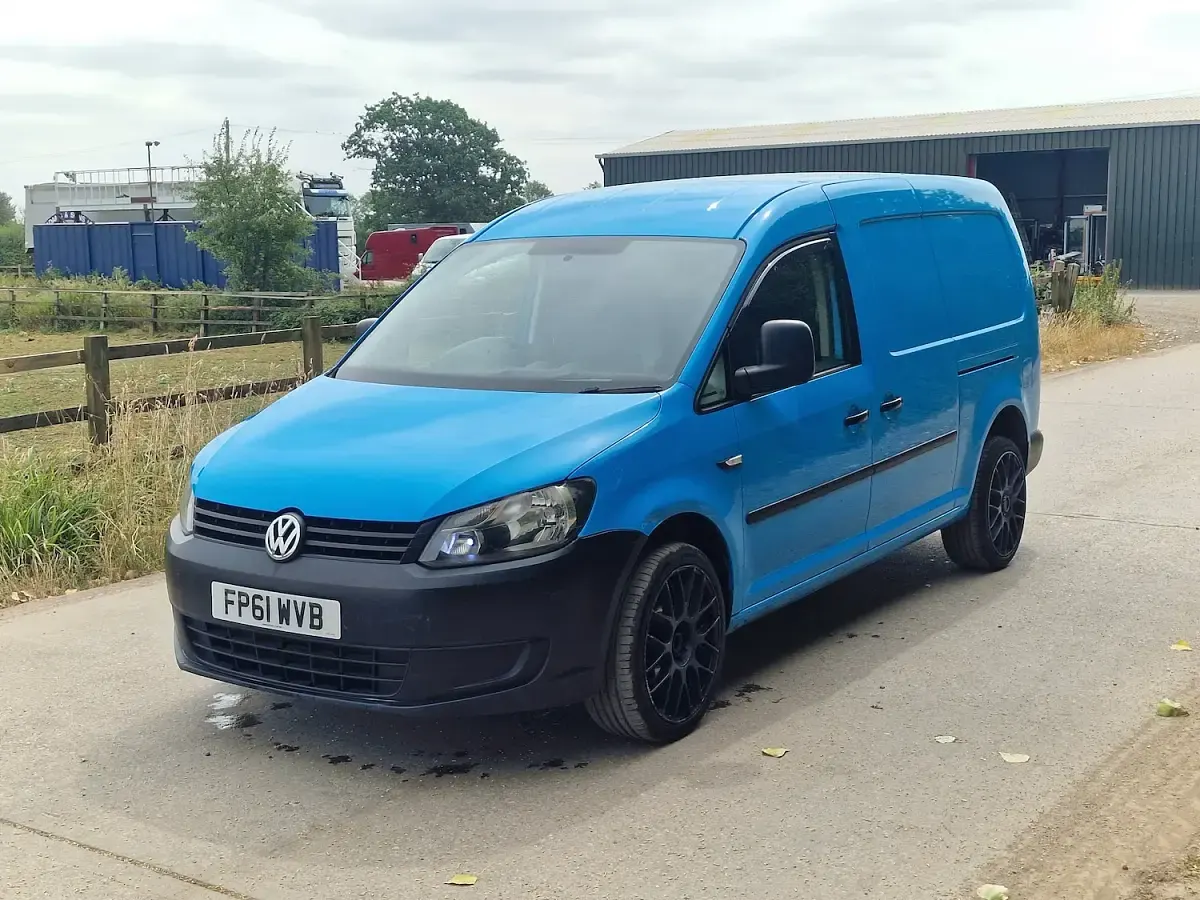 Used VW Caddy Maxi 102 HP (75 kW) 2011 Blue MPV